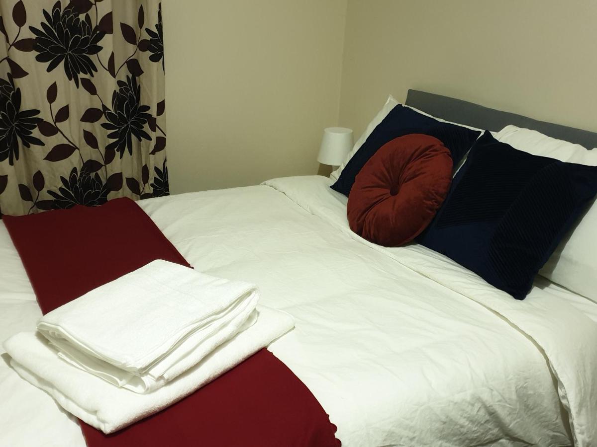 2 Bedroom Lovely Apartment In Woolwich 런던 외부 사진